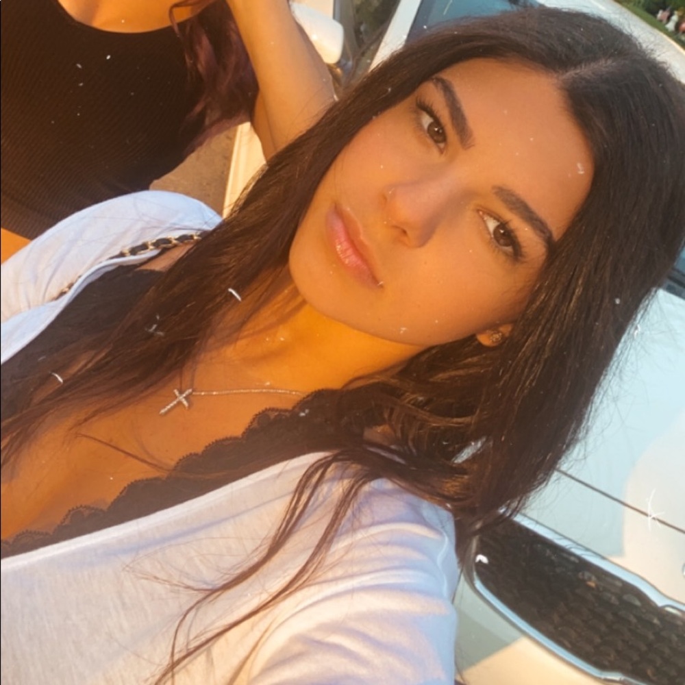 Meet your Posher, Sydnie